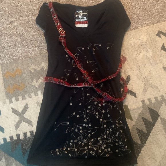 Original Cult size large top, safety pin skulls, good con. 100%cotton - Picture 1 of 5